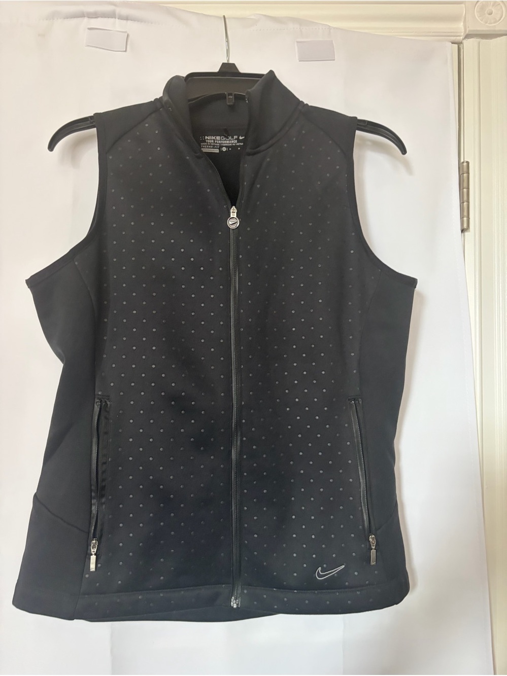 Nike women’s Therma-FIT Golf Tour Performance black reflective full-zip vest